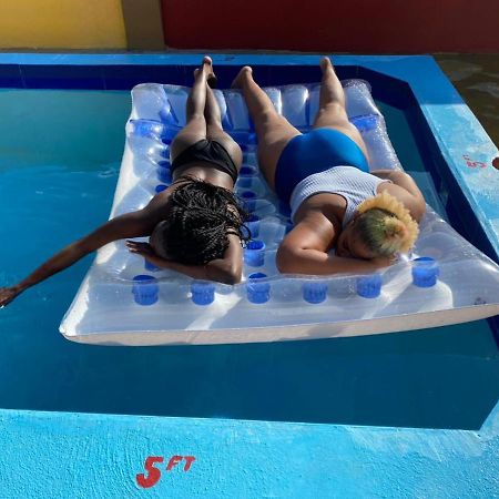 Paradise Villa Shared Onsite Private Pool Onsite Gym Ocho Rios Zewnętrze zdjęcie