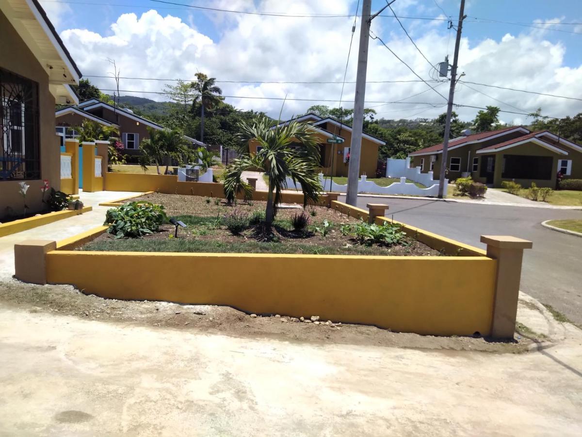 Paradise Villa Shared Onsite Private Pool Onsite Gym Ocho Rios Zewnętrze zdjęcie