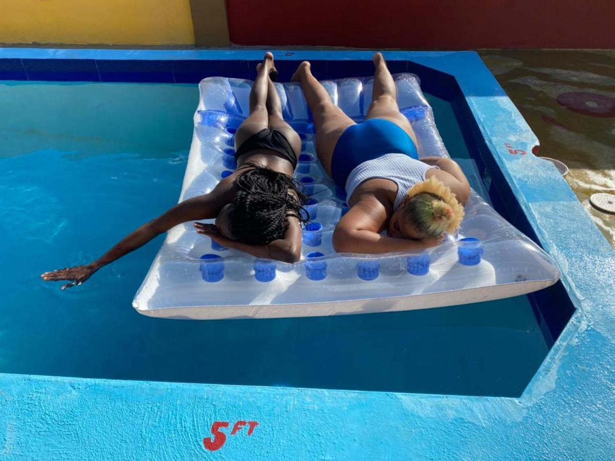 Paradise Villa Shared Onsite Private Pool Onsite Gym Ocho Rios Zewnętrze zdjęcie