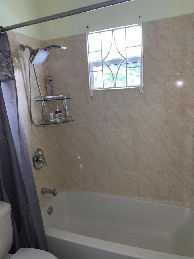 Paradise Villa Shared Onsite Private Pool Onsite Gym Ocho Rios Zewnętrze zdjęcie