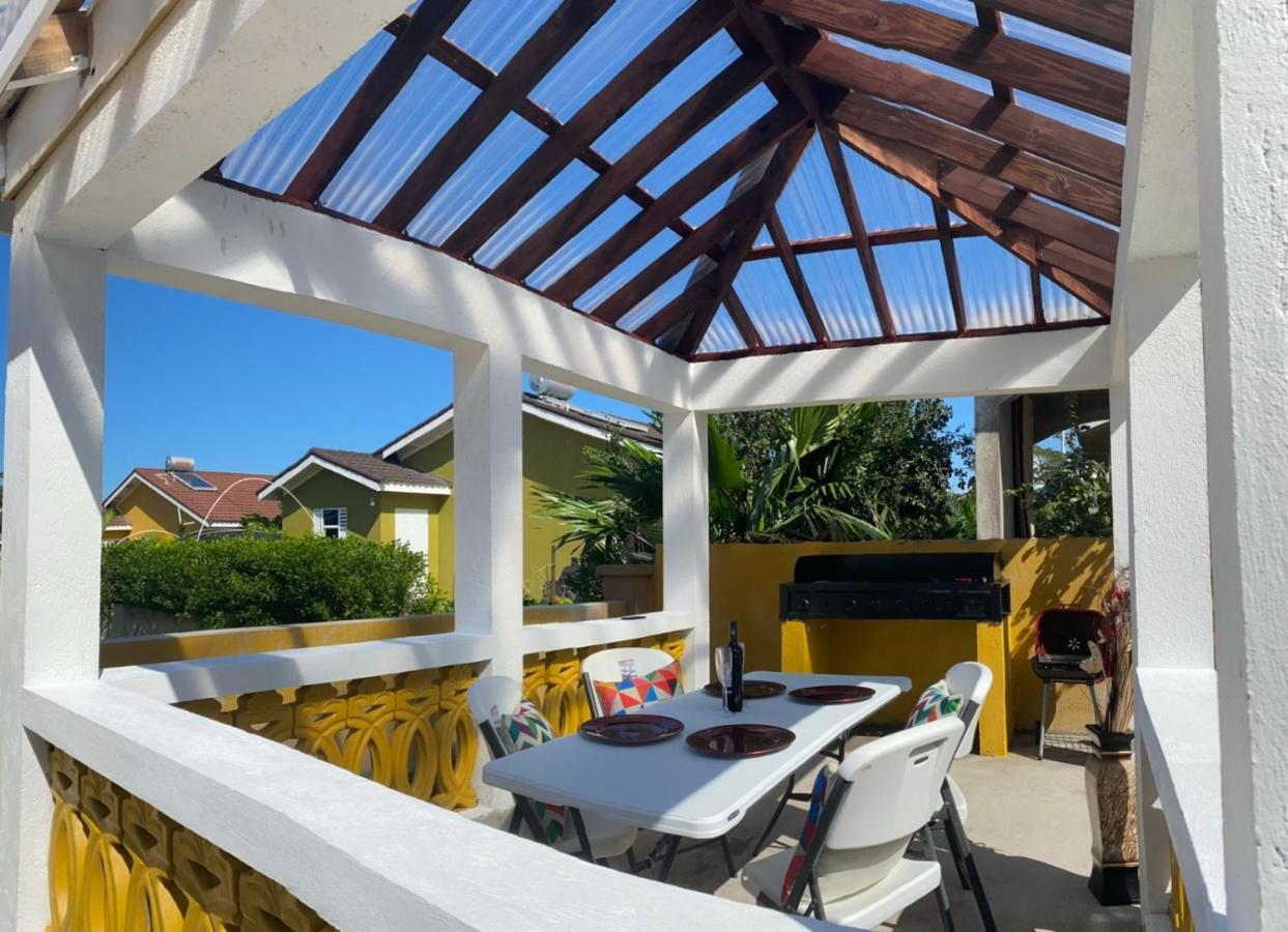 Paradise Villa Shared Onsite Private Pool Onsite Gym Ocho Rios Zewnętrze zdjęcie